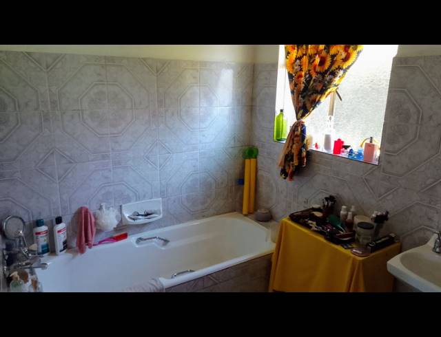 3 BEDROOM HOUSE FOR SALE IN VANDERBIJLPARK SE 6